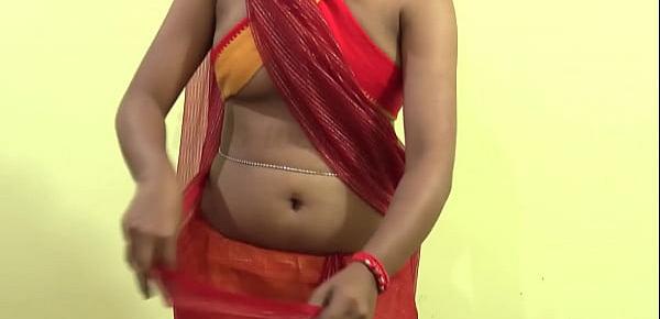  Retro Style Saree Wearing Just For Fashion Show